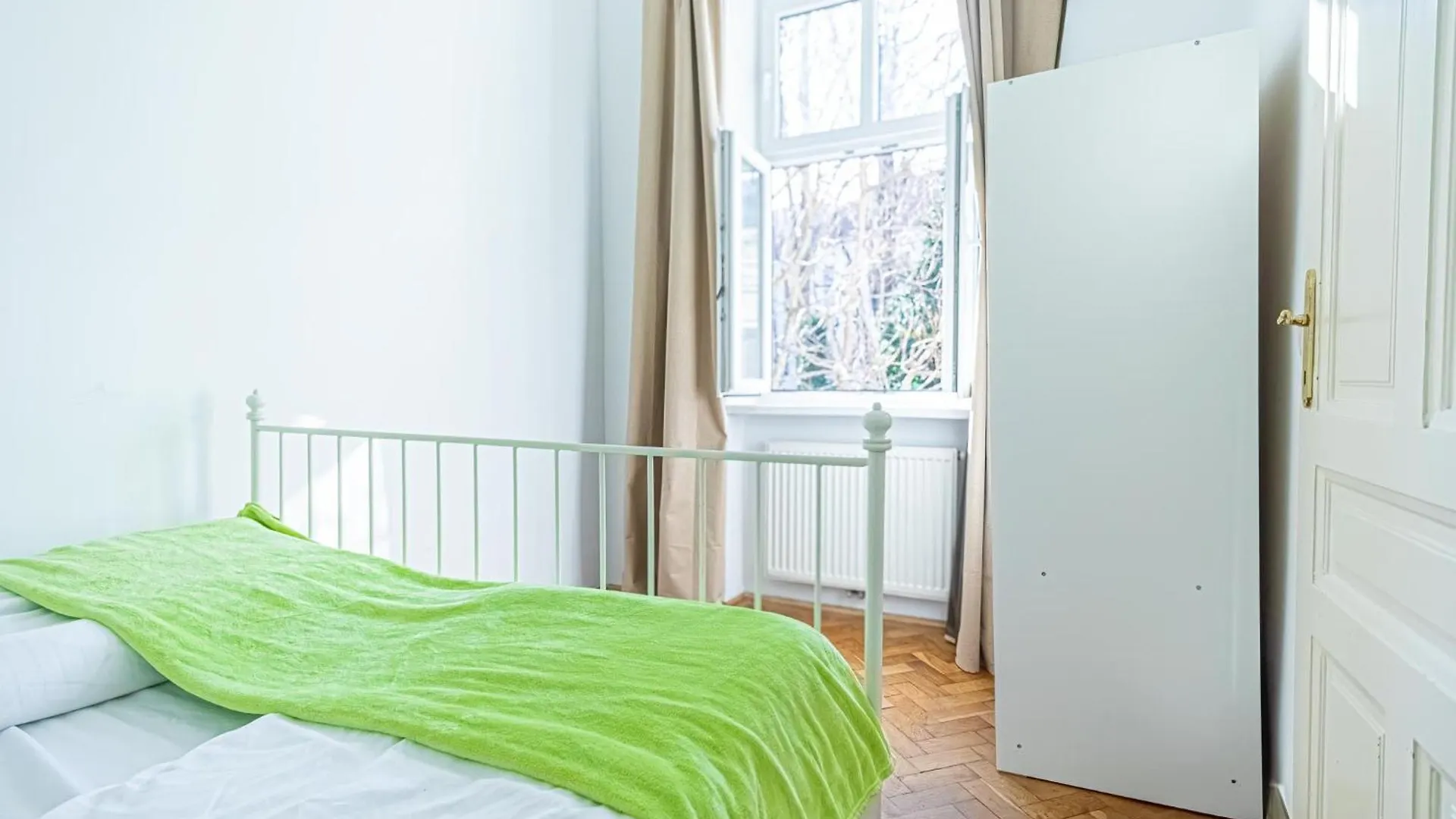 Apartment Stylish 2Br Apt For Groups, Up To 5P At Margareten Vienna