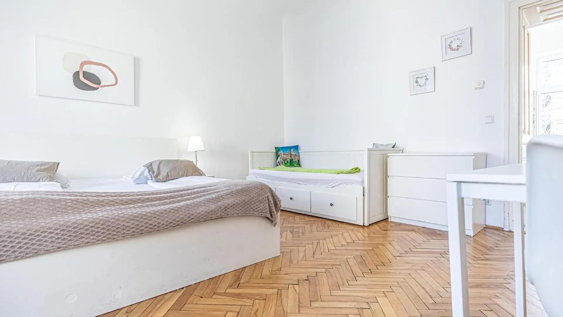 Stylish 2Br Apt For Groups, Up To 5P At Margareten Vienna