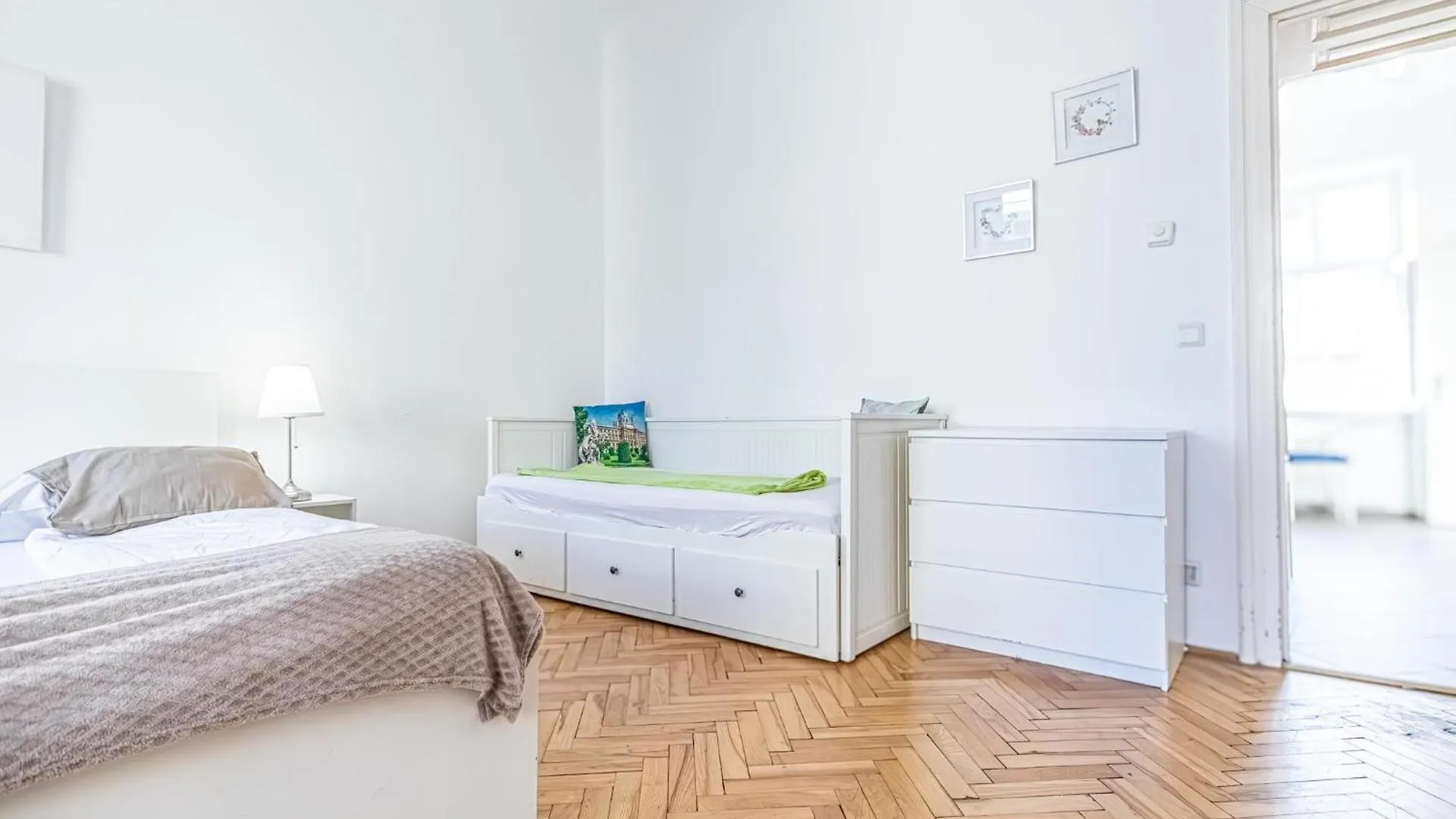 Appartamento Stylish 2Br Apt For Groups, Up To 5P At Margareten Vienna