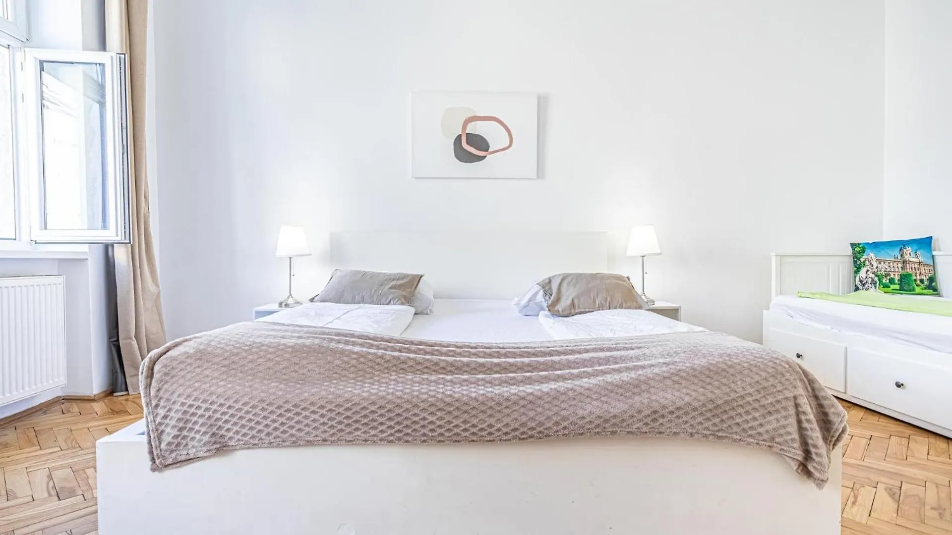 Stylish 2Br Apt For Groups, Up To 5P At Margareten Vienna 0*,  Austria
